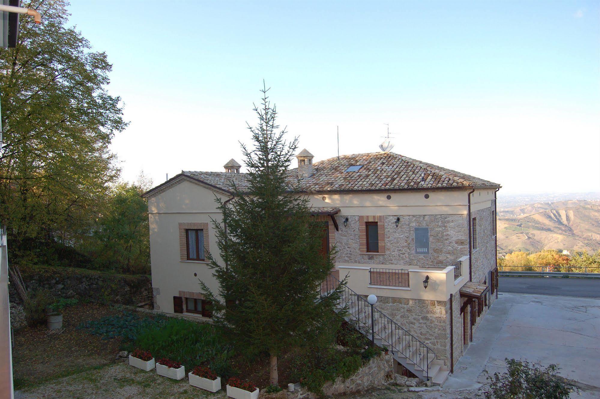 Le Pietre Ricce B&B Roccamontepiano Екстериор снимка